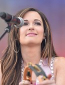 Kacey-Musgraves-NCAA-March-Madness-Music-Festival-5