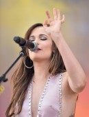 Kacey-Musgraves-NCAA-March-Madness-Music-Festival-6