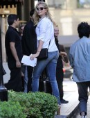 Kate-Upton-Booty-in-Jeans-101