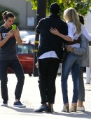 Kate-Upton-Booty-in-Jeans-105