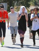 Kendall-Jenner-Hiking-Malibu-8