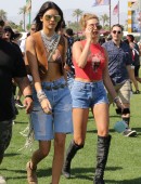 Kendall-Jenner-and-Hailey-Baldwin-4