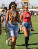 Kendall-Jenner-and-Hailey-Baldwin-5