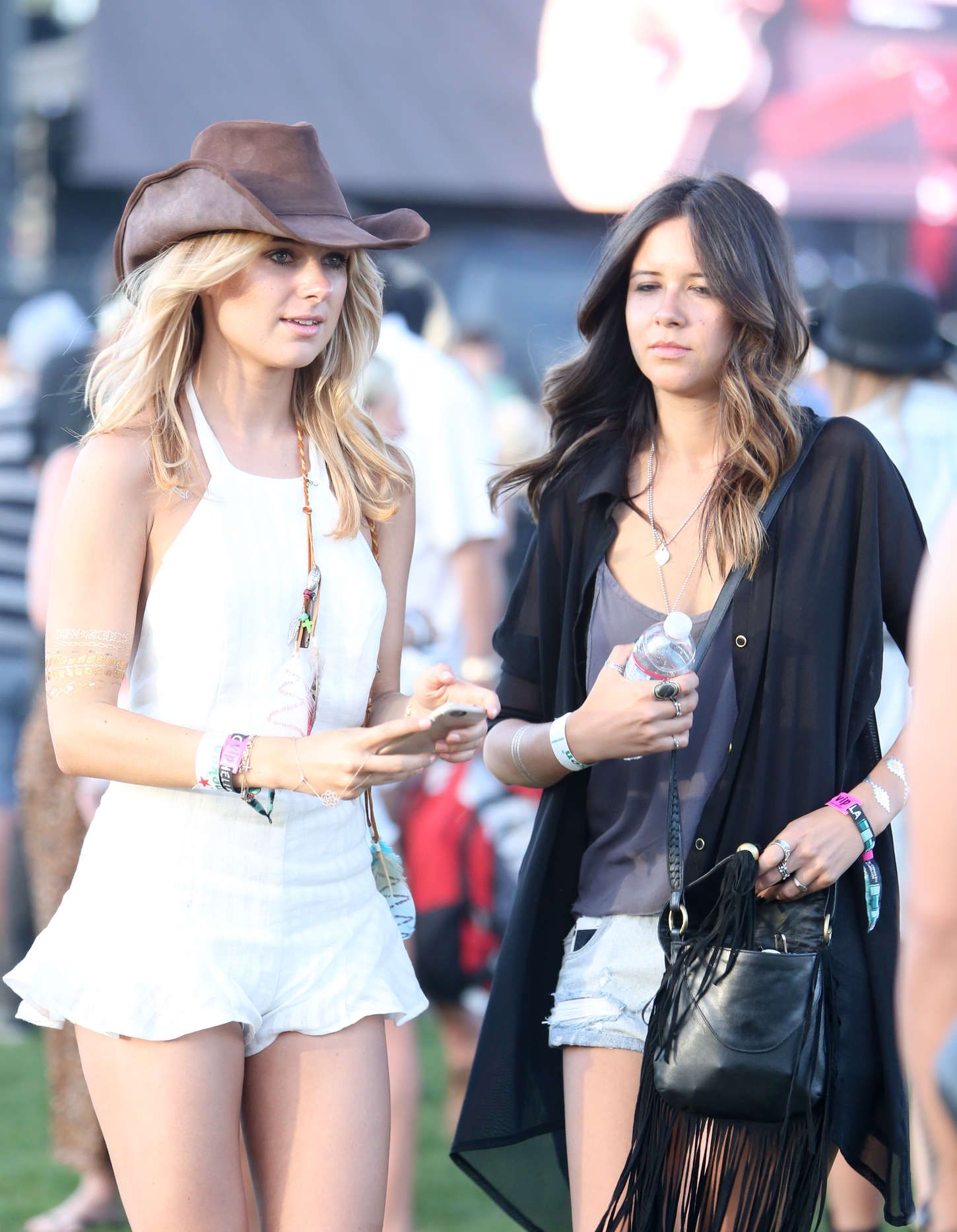 Kimberley-Garner-Coachella-Music-Festival-2015-18