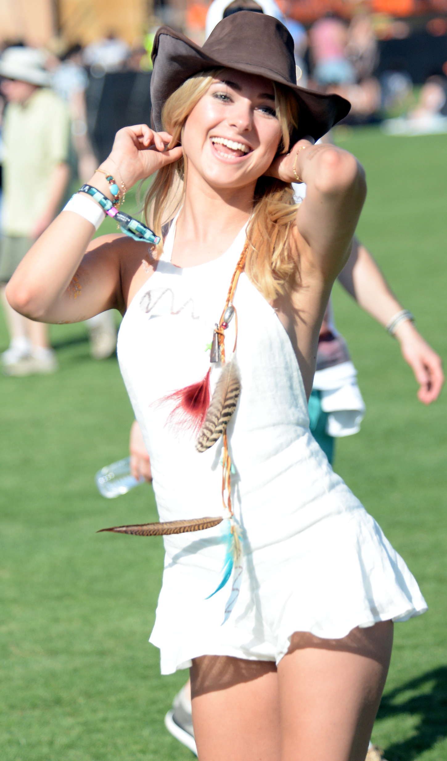 Kimberley-Garner-Coachella-Music-Festival-2015-22