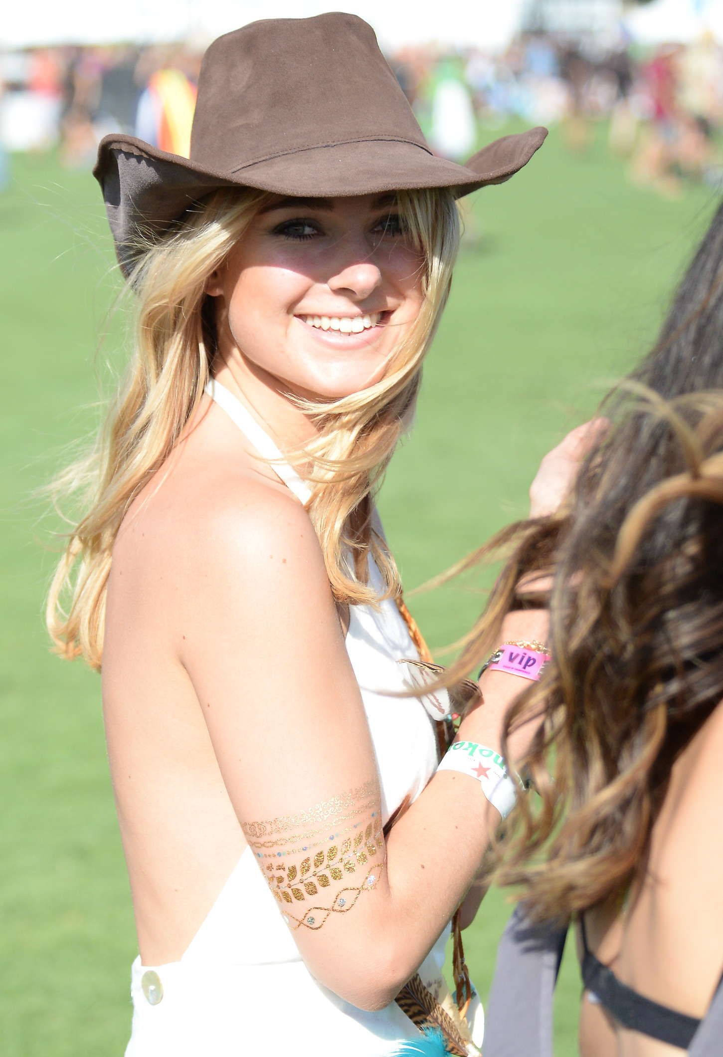 Kimberley-Garner-Coachella-Music-Festival-2015-4