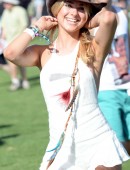 Kimberley-Garner-Coachella-Music-Festival-2015-6