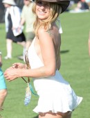 Kimberley-Garner-Coachella-Music-Festival-2015-9