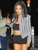 Kylie-Jenner-Candids-in-West-Hollywood-8