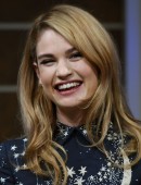 Lily-James-Cinderella-Photocall-in-Tokyo-7