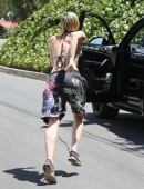 Miley-Cyrus-in-Bikini-Top-2