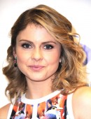 Rose-McIver-at-iZombie-Press-Line-at-WonderCon-in-Anaheim-4