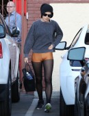 Rumer-Willis-in-Golden-Shorts-at-DWTS-9