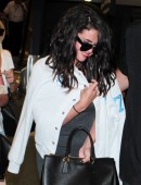 Selena-Gomez-at-LAX-LA-505