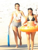 Selena-Gomez-in-Bikini-10