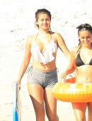 Selena-Gomez-in-Bikini-16