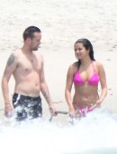 Selena-Gomez-in-Pink-Bikini-in-Mexico-4