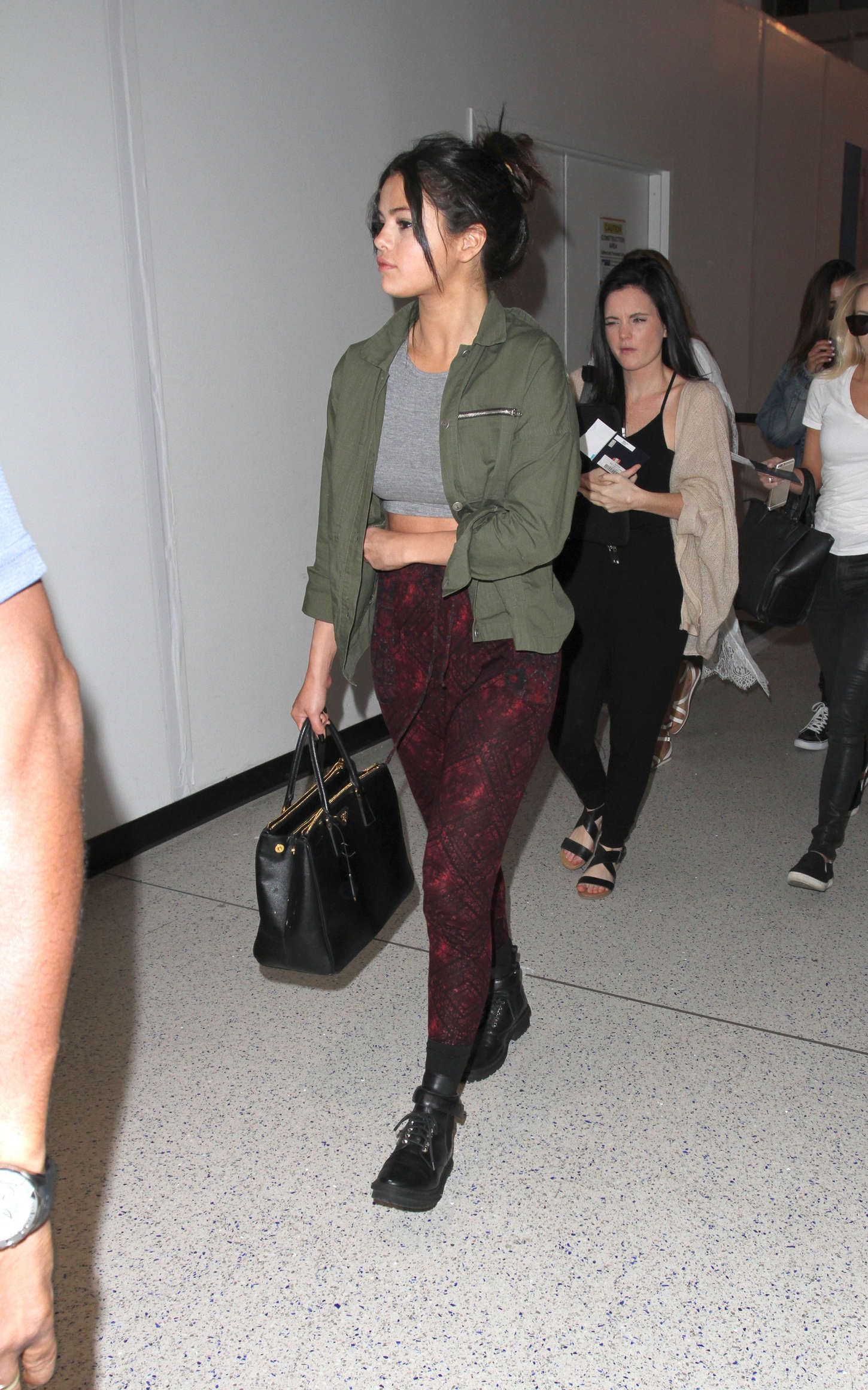 Selena-Gomez-in-Red-Tights-3