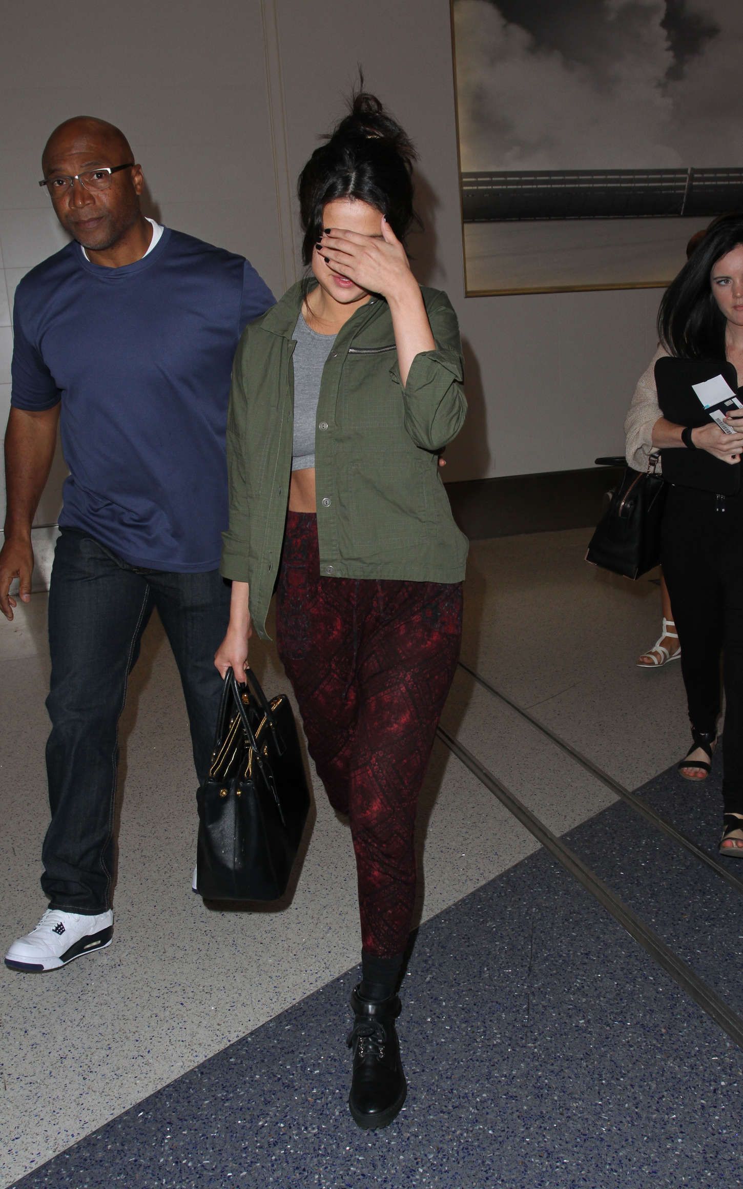 Selena-Gomez-in-Red-Tights-6