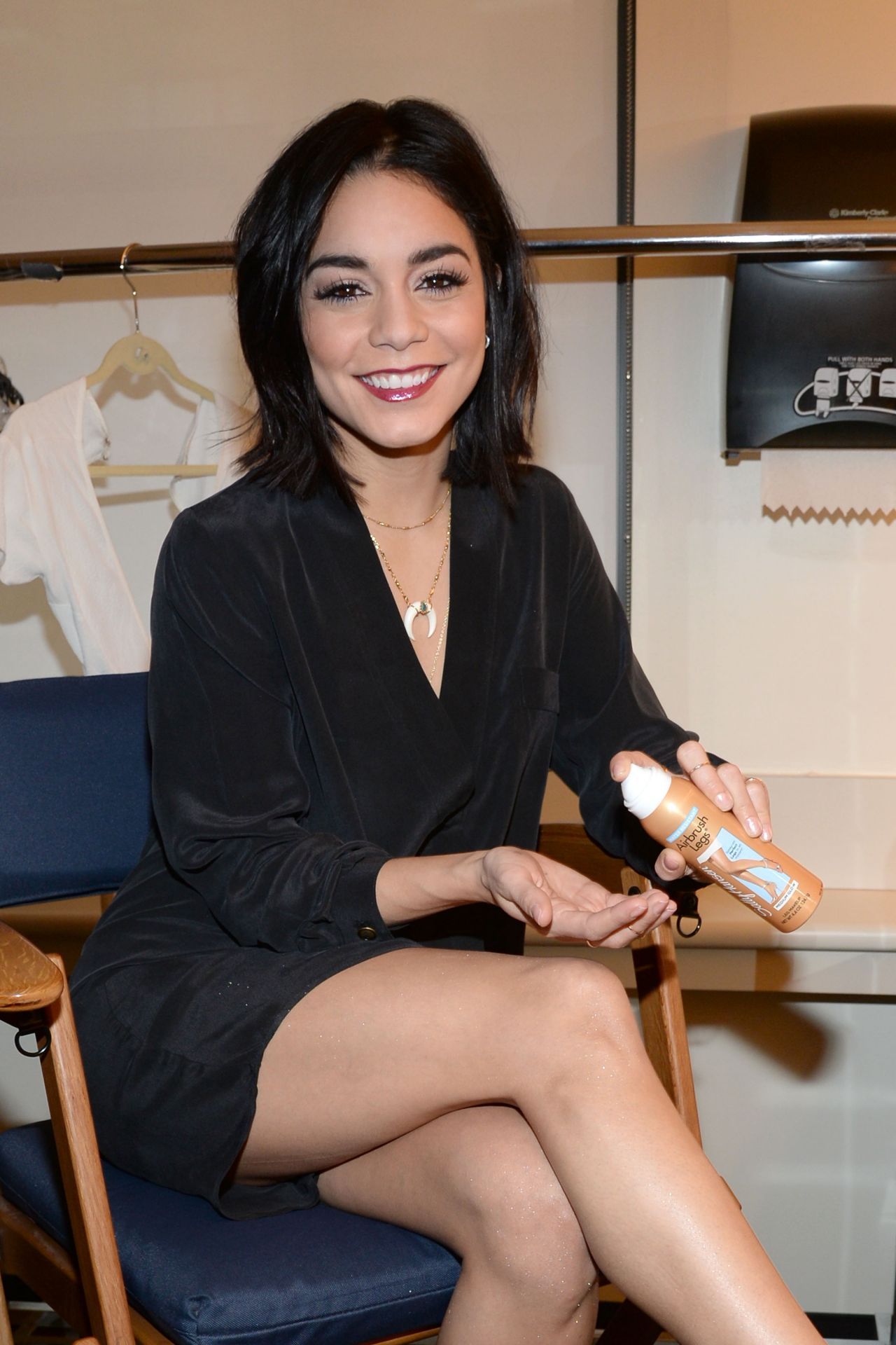 Vanessa-Hudgens-Backstage-at-ABC-Studios-in-NYC-2
