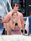 Zoey-Deutch-on-the-Set-of-Dirty-Grandpa-2