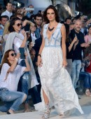 Alessandra-Ambrosio-Replay-Fashion-Show-in-Mykonos-Greece-2