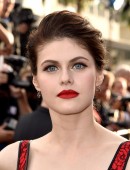 Alexandra-Daddario-and-Carla-Gugino-824
