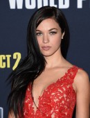 Alexis-Knapp-at-Pitch-Perfect-2-Premiere-in-LA-1