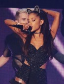 Ariana-Grande-824