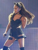 Ariana-Grande-828