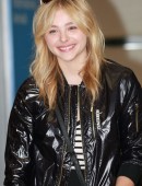 Chloe-Moretz-Shopping-in-Seoul-South-Korea-7