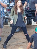 Elizabeth-Olsen-on-the-Set-of-Captain-America-Civil-War-in-Atlanta-2
