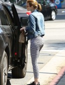 Emma-Stone-Booty-in-Tights-853