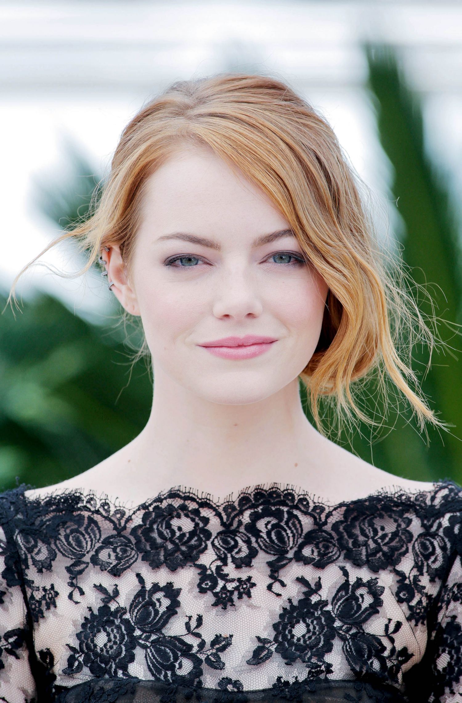 Emma-Stone-at-Irrational-Man-Photocall-in-Cannes-10