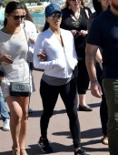 Eva-Longoria-Booty-in-Tights-2