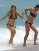 Fergie-in-Bikini-1