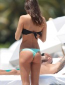 Julia-Pereira-in-Bikini-1