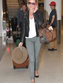 Katherine-Heigl-Arrive-at-Los-Angeles-International-Airport-1