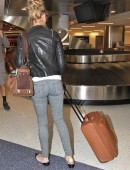Katherine-Heigl-Arrive-at-Los-Angeles-International-Airport-4