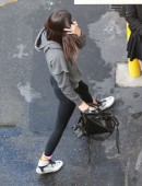 Kendall-Jenner-Booty-in-Tights-301