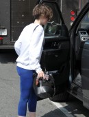 Lily-Collins-Booty-in-Tights-603