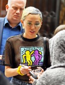 Miley-Cyrus-Out-and-About-in-NY-204