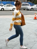 Minka-Kelly-Booty-in-Jeans-305