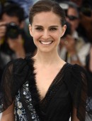 Natalie-Portman-A-Tale-of-Love-and-Darkness-Photocall-in-Cannes-4