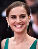 Natalie-Portman-at-the-Premiere-of-Sicario-in-Cannes-3