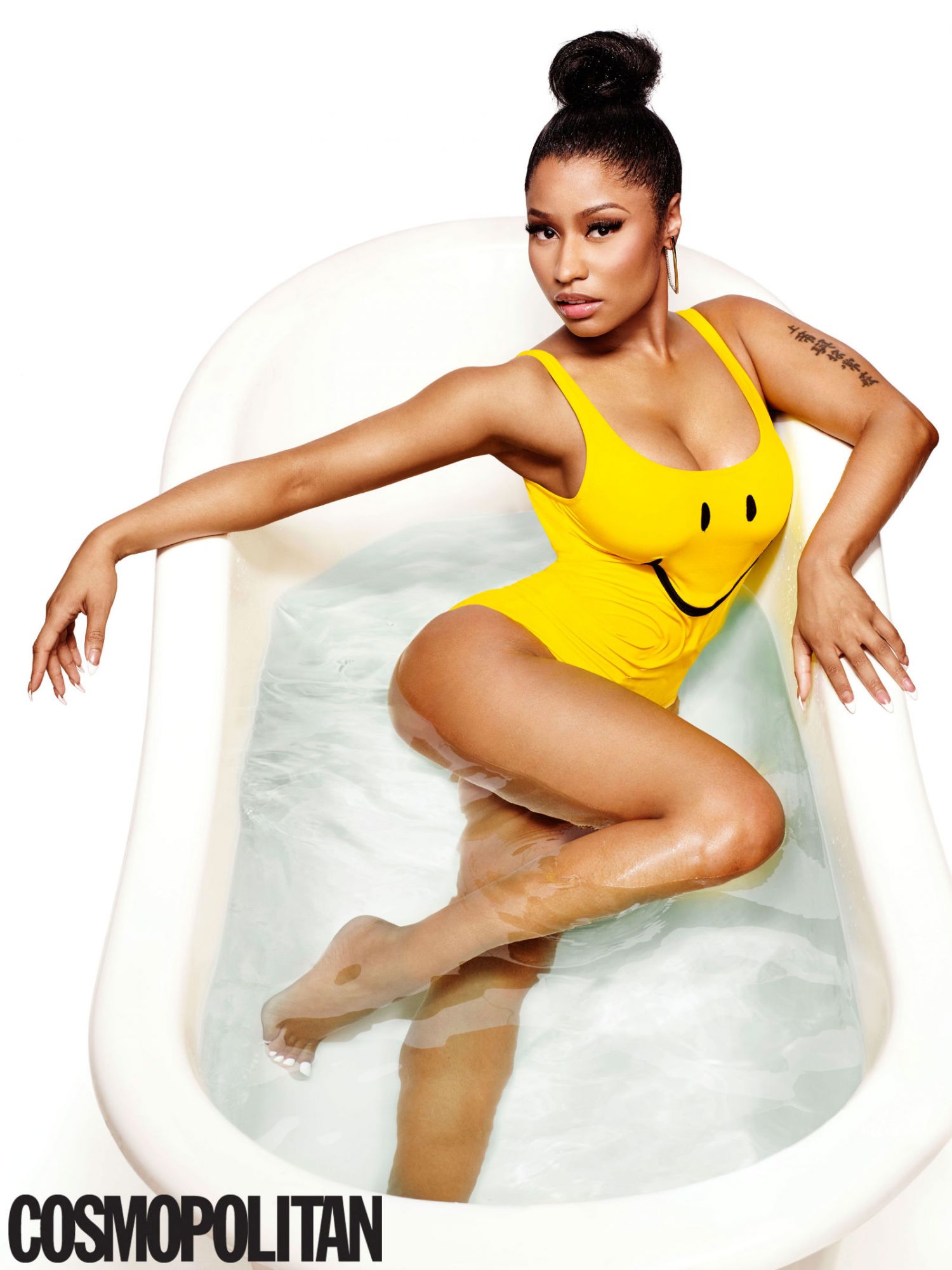 Nicki-Minaj-Cosmopolitan-2015-1
