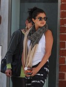 Selena-Gomez-Leaving-Mr-Chow-in-Beverly-Hills-1
