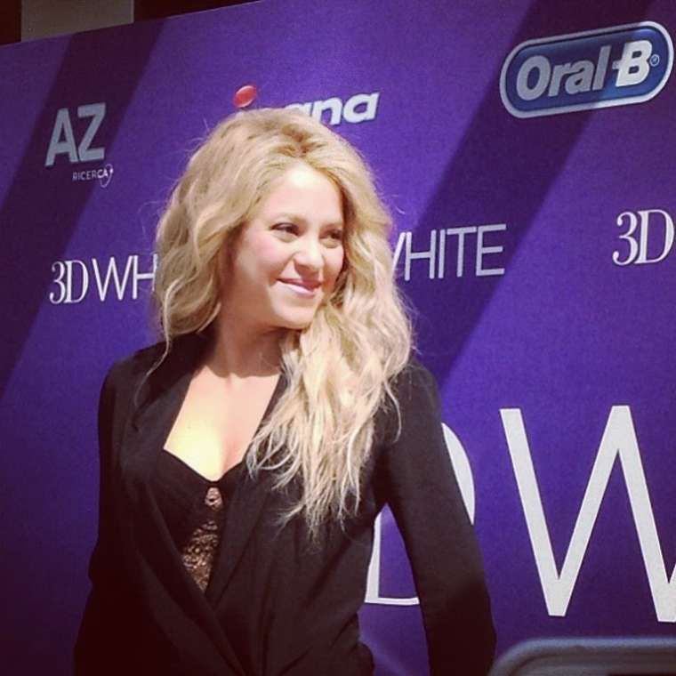 Shakira-European-Launch-of-Oral-B-3D-White-Whitestrips-11