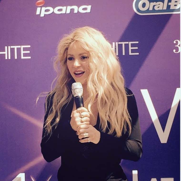 Shakira-European-Launch-of-Oral-B-3D-White-Whitestrips-5