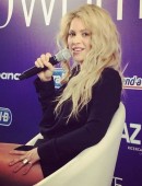 Shakira-European-Launch-of-Oral-B-3D-White-Whitestrips-8